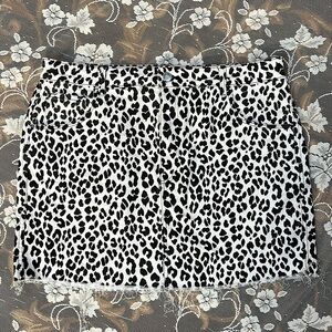 H&M &Denim Skirt Women SZ 12 Black White Animal Print Cotton Blend Denim Mini